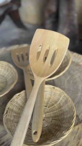 ตะหลิวไม้สัก ทัพพีไม้สัก ขนาด 34 cm ไม่มีสารเคลือบ ตะหลิวไม้ เหมาะสำหรับทำอาหาร