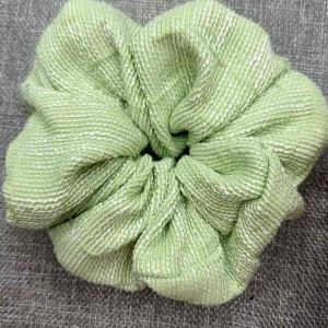 中发肠Flower Scrunchie Hair Tie