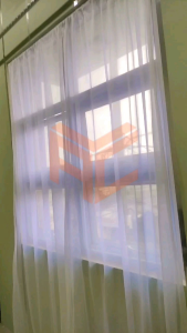 VITRASE GORDEN JENDELA PUTIH PLISKET DAN SERUT