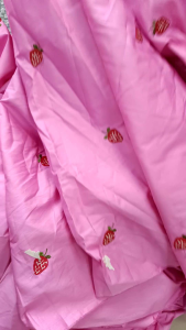KAIN KATUN BORDIR MOTIF STRAWBERRY