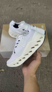 รองเท้าผ้าใบวิ่ง ใส่สบาย ใส่เล่นกีฬา มีขนาดผู้หญิงหรือผู้ชาย 36-45 รองเท้างานกล่อง ส่งฟรี