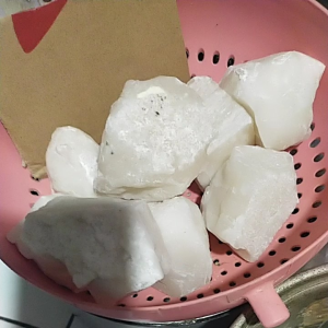 Batu Tawas Jumbo Asli Sulawesi basmi Bau Badan membandel