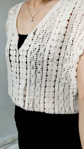 Pakaian Musim Panas: Calvina Crochet Top