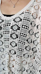 KODE 37220 NADINE & 37330 JOICE: Desain Crocheted Top Blus Lengan Buntung Tanktop Renda Beach Outfit Baju Pantai Santai