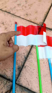 Fp Sepak 20 Pcs Mainan Bendera Merah Putih Peluit Gagang