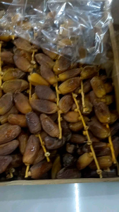Kurma Manis & Crunchy dari Tunisia: Ukuran 1 kg & Lebih dari Palm Fruit