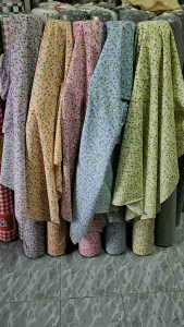 ผ้าเมตร หลา ลายดอกไม้ ลายการ์ตูน ผ้าคอตตอลผสม ถ่ายพร็อพ ฉาก ผ้าปู ปูโต๊ะ หน้ากว้าง 110-115cm