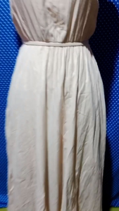 DRESS MIDI KREM TANPA Lengan: Panduan Lengkap