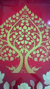 ดอกบัว พื้นหลังสีแดง สติ๊กเกอร์ภาพต้น เป็นสติ๊กเกอร์มีกาวในตัว ติดตั้งเองง่ายๆ แสดงในห้องพระ ร้านสปานวด ร้านอาหาร ให้ได้ที่ไหน่