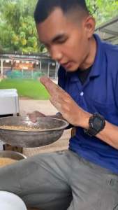 เครื่องโม่บดละเอียด(ใบบดเหล็ก)การันตีมีอะไหล่ทุกชิ้นเครื่องที่สั่งกับทางร้าน มีรับประกันสินค้า