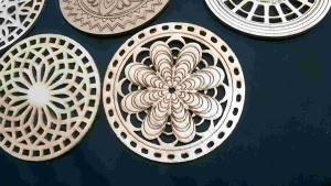 tatakan gelas kayu cutting laser