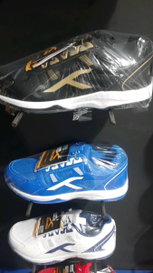 SEPATU HUNDRED RAZE  SEPATU BADMINTON HUNDRED