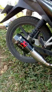 KNALPOT RACING AKRAPOVIC GP LORENZO PNP ALL MOTOR METIC BEAT AEROX NMAX LEXY PCX VARIO SCOOPY FINO XEON SPIN NEX FREEGO MIO SOUL DLL