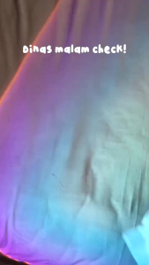 NIVEA Body Care Body Serum Extra White Night Nourish - 180ml\\n\\n Apa Itu Serum Pemutih Tubuh NIVEA?\\n\\nSerum Pemutih Tubuh NIVEA adalah produk perawatan malam tubuh yang dirancang untuk memberikan nutrisi dan perlindungan bagi kulit Anda. Serum ini memiliki formula khusus yang dirancang untuk mencerahkan, melembabkan, dan melindungi kulit Anda dari polusi dan radikal bebas. Dengan isi 180ml, serum ini cocok untuk digunakan sebagai bagian dari rutinitas perawatan tubuh Anda.\\n\\n Keunggulan Serum Pemutih Tubuh NIVEA\\n\\nSerum Pemutih Tubuh NIVEA memiliki beberapa keunggulan dibandingkan produk perawatan tubuh lainnya. Beberapa di antaranya adalah:\\n\\n- Mencerahkan kulit secara alami\\n- Melembabkan kulit dan menjaganya tetap lembut\\n- Melindungi kulit dari polusi dan radikal bebas\\n- Mudah diserap oleh kulit\\n- Tidak meninggalkan rasa lengket di kulit\\n\\n Cara Kerja Serum Pemutih Tubuh NIVEA\\n\\nSerum Pemutih Tubuh NIVEA bekerja dengan menghambat produksi melanin, zat yang bertanggung jawab atas warna kulit. Dengan menghambat produksi melanin, serum ini dapat membantu mencerahkan kulit secara alami. Selain itu, serum ini juga membantu menjaga kelembaban kulit dan melindunginya dari polusi dan radikal bebas.\\n\\n Bagaimana Menggunakan Serum Pemutih Tubuh NIVEA?\\n\\nUntuk mendapatkan hasil terbaik dari Serum Pemutih Tubuh NIVEA, ikuti langkah-langkah berikut:\\n\\n1. Bersihkan tubuh Anda sebelum menggunakan serum.\\n2. Ambil sejumlah serum yang cukup dan oleskan pada kulit Anda.\\n3. Goyangkan tubuh Anda agar serum meresap secara merata.\\n4. Biarkan serum meresap selama beberapa menit sebelum mengenakan pakaian.\\n\\n Tips Menggunakan Serum Pemutih Tubuh NIVEA untuk Hasil Terbaik\\n\\nBerikut adalah beberapa tips yang dapat membantu Anda mendapatkan hasil terbaik dari Serum Pemutih Tubuh NIVEA:\\n\\n- Gunakan serum secara rutin setiap malam sebelum tidur.\\n- Pastikan kulit Anda bersih dan kering sebelum menggunakan serum.\\n- Jangan menggosok kulit Anda terlalu keras saat menerapkan serum.\\n- Gunakan tabir surya di pagi hari untuk melindungi kulit Anda dari sinar UV.\\n\\n Manfaat Serum Pemutih Tubuh NIVEA\\n\\nBerikut adalah beberapa manfaat Serum Pemutih Tubuh NIVEA bagi kulit Anda:\\n\\n Mencerahkan Kulit\\n\\nSerum Pemutih Tubuh NIVEA dapat membantu mencerahkan kulit Anda secara alami. Dengan menghambat produksi melanin, serum ini dapat membantu mencerahkan kulit Anda tanpa efek samping yang merugikan.\\n\\n Melembabkan Kulit\\n\\nSerum Pemutih Tubuh NIVEA juga membantu menjaga kelembaban kulit Anda. Dengan melembabkan kulit, serum ini dapat membantu menjaga kulit Anda tetap lembut dan sehat.\\n\\n Melindungi Kulit dari Polusi dan Radikal Bebas\\n\\nSerum Pemutih Tubuh NIVEA juga membantu melindungi kulit Anda dari polusi dan radikal bebas. Dengan melindungi kulit Anda, serum ini dapat membantu menjaga kulit Anda tetap sehat dan segar.\\n\\n Kesimpulan\\n\\nSerum Pemutih Tubuh NIVEA adalah produk perawatan malam tubuh yang dirancang untuk memberikan nutrisi dan perlindungan bagi kulit Anda. Dengan formula khusus yang dirancang untuk mencerahkan, melembabkan, dan melindungi kulit Anda, serum ini cocok untuk digunakan sebagai bagian dari rutinitas perawatan tubuh Anda. Pastikan untuk menggunakan serum secara rutin setiap malam sebelum tidur untuk mendapatkan hasil terbaik.\n}