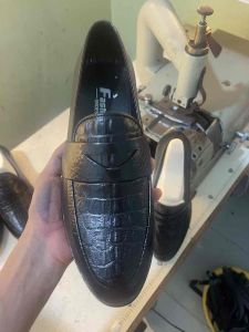 Giày da nam hàng kĩ dập vân cá sấu đai băng thủng giày da mềm giày dự tiệc nam đế cao su khâu may chắc chắn mã 70