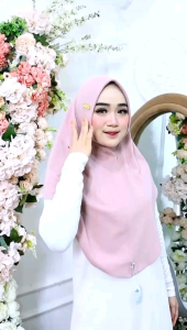 Hijab Bergo Knit Malay Premium / Kerudung Bergo Knit Malay Snow White Terbaru