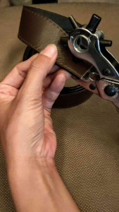 Kepala gesper 4 cm buntut kulit sapi.