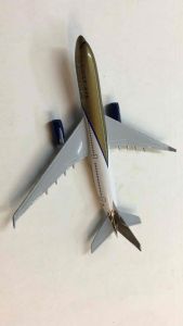 FLS Gulf Air B787 Diecast Metal Airplane Collection with Stand Miniature Aircraft Model Display Vintage Item Novelty Item Home Shop and Office Decoration Hobbies and Collector’s Item International Airlines Educational Toys Ornament Gift Item Souvenir’s