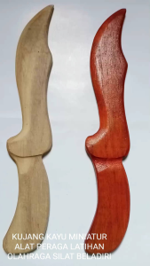 Kujang Kayu: Alat Latihan Olahraga Silat