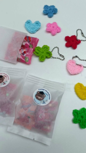 ลูกอม🍬🍭พร้อมพวงกุญแจ ขนมเเจกเพื่อน งานปัจฉิม วาเลนไทน์ ของเเจกปีใหม่ แทนคำขอบคุณ