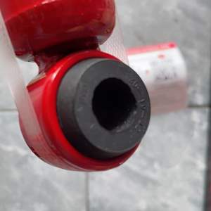 KYB โช้คอัพหลัง พรีรันเนอร์ Toyota Revo 4x4 รุ่น Super Red 2015-2021 ยาว 24 นิ้ว