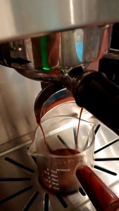 กาแฟคั่วเข้ม500กรัม หอม นุ่ม เข้ม สะใจ ชงได้ทุกเมนู  กาแฟจากอำเภอเวียงแก่นจังหวัดเชียงราย