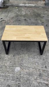 โต๊ะอเนกประสงค์ หน้าไม้ยางพารา ขนาด 45x80x45 cm. (หน้ายาว) มีทั้งขาเหล็กสีขาวเเละสีดำ