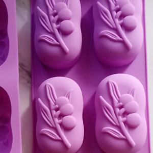 Cetakan Sabun dan Kue Bahan Silikon: Model 4 lubang motif BUAH ZAITUN / OLIVE