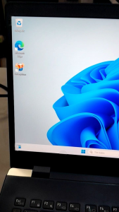 Ultrabook Toshiba dynabook G83. cpu i5 8250u.R8.ssd128g.13.3in ful HD.