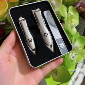 Bộ 2 bấm móng tay kèm hộp sang trọng