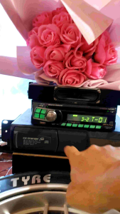 Máy phát nhạc liền Amply + Ổ cd 6 disk ALPINE . tính năng Aux/cd/ radio/ 6disk+1disk.