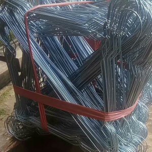 HANGER BAJU / PAKAIAN GANTUNGAN BAJU BESI CROM