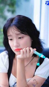 Ready Stock !!!! 现货批发Zuge E-inhaler Herbal Aromatherapy Stick 现货批发