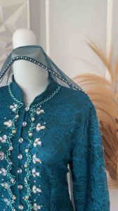 Kebaya Bu Hajat & Kebaya Wisuda: Desain Elegan untuk Acara Penting