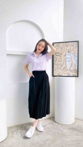 เสื้อนักศึกษาหลังว่าง แขนกระบอก สีโอโม่ เสื้อนิสิตหญิง ทรงเข้ารูป