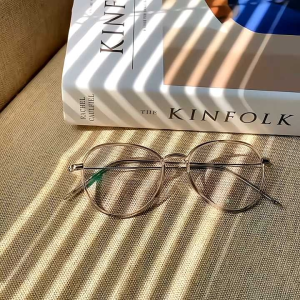 MYLA OPTIK - KACAMATA 2190 ||CRMC•BLUERAY•PHOTOCROMIC•BLUECROMIC|| MINUS NORMAL CYLINDER PLUS || KACAMATA PRIA WANITA\\n\\nMYLA OPTIK menawarkan berbagai jenis kacamata berkualitas tinggi yang dapat memenuhi kebutuhan pengguna, baik pria maupun wanita. Dalam artikel ini, kita akan membahas tentang kacamata CRMC BlueRay Photocromic, cara menggunakan kacamata MYLA OPTIK, serta kelebihan kacamata bluecromic berkualitas.\\n\\n Apa Itu Kacamata CRMC BlueRay Photocromic?\\n\\nKacamata CRMC BlueRay Photocromic adalah kacamata yang dirancang untuk memberikan perlindungan maksimal terhadap cahaya biru dan ultraviolet (UV). Kacamata ini memiliki teknologi photocromic yang dapat berubah warna secara otomatis sesuai dengan intensitas cahaya di sekitar pengguna. Dengan demikian, kacamata ini dapat memberikan kenyamanan maksimal dalam berbagai kondisi pencahayaan.\\n\\n Kelebihan Kacamata CRMC BlueRay Photocromic\\n\\nBerikut adalah beberapa kelebihan dari kacamata CRMC BlueRay Photocromic:\\n\\n- Perlindungan maksimal terhadap cahaya biru dan UV\\n- Teknologi photocromic yang dapat berubah warna secara otomatis\\n- Desain stylish dan modern\\n- Kualitas bahan yang tinggi\\n\\n Bagaimana Kacamata CRMC BlueRay Photocromic Bekerja?\\n\\nKacamata CRMC BlueRay Photocromic bekerja dengan cara merespons intensitas cahaya di sekitar pengguna. Saat intensitas cahaya meningkat, lensa kacamata akan berubah warna menjadi lebih gelap untuk melindungi mata dari paparan cahaya berlebihan. Sebaliknya, saat intensitas cahaya berkurang, lensa kacamata akan berubah warna menjadi lebih terang untuk memastikan pengguna tetap dapat melihat dengan jelas.\\n\\n Bagaimana Menggunakan Kacamata MYLA OPTIK?\\n\\nBerikut adalah langkah-langkah memilih kacamata MYLA OPTIK yang tepat:\\n\\n1. Tentukan jenis kacamata yang sesuai dengan kebutuhan mata Anda, seperti minus, normal, cylinder, atau plus.\\n2. Pilih desain dan bentuk kacamata yang sesuai dengan gaya Anda.\\n3. Pastikan kacamata yang dipilih memiliki kualitas bahan yang tinggi dan tahan lama.\\n4. Coba kacamata sebelum membeli untuk memastikan kenyamanan dan kecocokan.\\n\\n Tips Menggunakan Kacamata MYLA OPTIK untuk Pria dan Wanita\\n\\nUntuk pria, pilihlah kacamata dengan desain yang sporty dan maskulin, sedangkan untuk wanita, pilihlah kacamata dengan desain yang feminin dan stylish. Pastikan juga kacamata yang dipilih memiliki ukuran yang sesuai dengan wajah Anda.\\n\\n Kelebihan Kacamata MYLA OPTIK\\n\\nBerikut adalah beberapa kelebihan dari kacamata MYLA OPTIK:\\n\\n- Kacamata MYLA OPTIK dengan bahan berkualitas tinggi\\n- Kacamata MYLA OPTIK untuk minus, normal, cylinder, dan plus\\n- Desain stylish dan modern\\n- Harga yang terjangkau\\n\\n Kacamata MYLA OPTIK dengan Bahan Berkualitas Tinggi\\n\\nKacamata MYLA OPTIK dibuat menggunakan bahan berkualitas tinggi yang tahan lama dan aman untuk mata. Lensa kacamata MYLA OPTIK juga dilengkapi dengan teknologi anti-silau dan anti-gores untuk memberikan kenyamanan maksimal.\\n\\n Kacamata MYLA OPTIK untuk Minus, Normal, Cylinder, dan Plus\\n\\nMYLA OPTIK menawarkan berbagai jenis kacamata yang dapat memenuhi kebutuhan pengguna, baik untuk minus, normal, cylinder, atau plus. Dengan demikian, pengguna dapat memilih kacamata yang sesuai dengan kebutuhan mata mereka.\\n\\n Kelebihan Kacamata Bluecromic Berkualitas\\n\\nBerikut adalah beberapa kelebihan dari kacamata bluecromic berkualitas:\\n\\n- Perlindungan maksimal terhadap cahaya biru dan UV\\n- Teknologi photocromic yang dapat berubah warna secara otomatis\\n- Desain stylish dan modern\\n- Kualitas bahan yang tinggi\\n\\n Bagaimana Kacamata Bluecromic Berkualitas Bisa Membantu Anda?\\n\\nKacamata bluecromic berkualitas dapat membantu Anda dalam berbagai hal, seperti melindungi mata dari paparan cahaya berlebihan, memberikan kenyamanan maksimal dalam berbagai kondisi pencahayaan, serta meningkatkan penampilan Anda dengan desain yang stylish dan modern.\\n\\n Mengapa Harus Memilih Kacamata Bluecromic Berkualitas?\\n\\nAda beberapa alasan mengapa Anda harus memilih kacamata bluecromic berkualitas, antara lain:\\n\\n- Perlindungan maksimal terhadap cahaya biru dan UV\\n- Teknologi photocromic yang dapat berubah warna secara otomatis\\n- Desain stylish dan modern\\n- Kualitas bahan yang tinggi\\n\\nDengan memilih kacamata bluecromic berkualitas, Anda tidak hanya mendapatkan perlindungan maksimal untuk mata Anda, tetapi juga penampilan yang stylish dan modern. Jadi, jangan ragu untuk mencoba kacamata bluecromic berkualitas dari MYLA OPTIK!\"