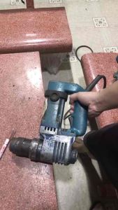 máy siết cắt bu lông makita điện 110v nhìn giống makita 6922NB bị mất tem nên không biết phải không máy sống bán xác