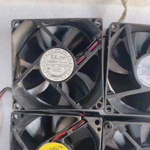 Quạt Fan 12V kích thước Fan 8 (8x8Cm) dòng điện từ 0.2A-0.5A