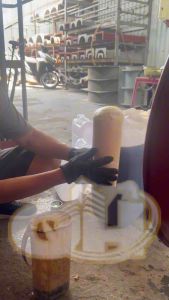 PU Foam 2 Thành Phần 10kg (5 Trắng 5 Đen) – Cách Nhiệt Mái Tôn Kho Lạnh Nhà Xưởng Giảm Nóng Hiệu Quả