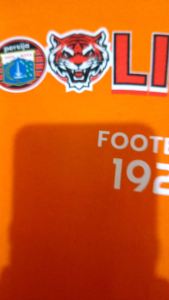 T-SHIRT PERSIJA HOOLIGANS: Desain Fanatic untuk Pakaian Sepak Bola