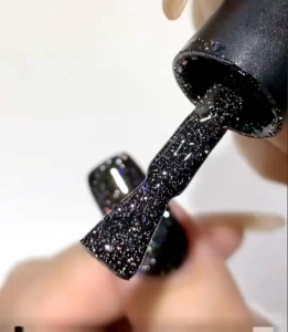 Sơn gel móng tay Flash đỏ và Flash đen Vendeeni 15ml - Màu sơn siêu hot