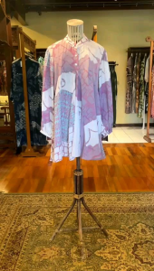 Uzma Tunik by Dian Pelangi LIMITED EDITION Blouse Baju Atasan Kemeja Blus Outfit Casual Formal Kerja Kantor Pesta Pernikahan Kondangan Lebaran Wanita Hijaber Cantik Anggun Modis Modern Simple Elegan Mewah Model Korea Terbaru Motif Batik Abstrak Kekinian