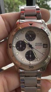 Đồng hồ nam hiệu GUESS QUARTZsize 38mm chạy full 3 cốt 6 kim1 lịch (lỗi không nhảy)niềng xoay có Chronograph  đáy xoáy chống nước 5BAR hình thức sản phẩm có xước và mòn dây thép không gỉ khóa zin cho cổ tay từ 17cm trở lại