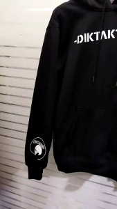 Hoodie Punk Diktakord: Pilihan Tepat untuk Remaja