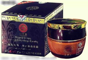 Kem sâm dưỡng da loại bỏ mụn mờ thâm nám làm trắng hồng LAOZHONGYI - HX1692