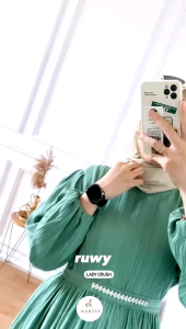 GAMIS RUWY LADYCRUSH LD 110 - LD 140 CM\\n\\n Apa Itu GAMIS RUWY LADYCRUSH?\\n\\nGAMIS RUWY LADYCRUSH adalah pakaian tradisional yang telah dirancang dengan gaya modern dan trendi, menjadikannya pilihan yang sempurna untuk para wanita yang mencari kenyamanan dan keeleganan. Dengan ukuran 110-140 cm, GAMIS RUWY LADYCRUSH menawarkan variasi pilihan yang sesuai untuk berbagai bentuk tubuh.\\n\\n Bahan Nyaman & Lembut\\n\\nBahan GAMIS RUWY LADYCRUSH dirancang untuk memberikan kenyamanan dan kelembutan maksimal. Bahan yang digunakan terasa ringan di kulit dan mudah disesuaikan dengan gerakan Anda, sehingga Anda dapat merasa percaya diri dan nyaman saat mengenakannya.\\n\\n Desain Elegan Wanita\\n\\nDesain GAMIS RUWY LADYCRUSH dirancang untuk memperlihatkan keeleganan dan kesopanan para wanita. Detail desain yang ditambahkan pada GAMIS RUWY LADYCRUSH menunjukkan perpaduan antara gaya tradisional dan modern, menjadikannya pilihan yang sempurna untuk berbagai acara.\\n\\n Ukuran 110-140 cm\\n\\nGAMIS RUWY LADYCRUSH tersedia dalam ukuran 110-140 cm, menjadikannya pilihan yang tepat untuk berbagai bentuk tubuh. Dengan berbagai pilihan ukuran, Anda dapat menemukan GAMIS RUWY LADYCRUSH yang sempurna untuk Anda.\\n\\n Mengapa GAMIS RUWY LADYCRUSH Cocok Untuk Anda?\\n\\n Gaya Modern & Trendi\\n\\nGAMIS RUWY LADYCRUSH memiliki gaya modern dan trendi yang menjadikannya pilihan yang sempurna untuk para wanita yang mencari pakaian tradisional dengan sentuhan modern. Desain yang elegan dan bahan yang nyaman membuat GAMIS RUWY LADYCRUSH menjadi pilihan yang tepat untuk berbagai acara.\\n\\n Mengenakan GAMIS RUWY LADYCRUSH\\n\\nMengenakan GAMIS RUWY LADYCRUSH sangat mudah dan praktis. Anda hanya perlu memilih ukuran yang sesuai dengan bentuk tubuh Anda dan mengenakannya seperti biasanya. GAMIS RUWY LADYCRUSH dapat dipadukan dengan berbagai aksesori dan sepatu, menjadikannya pilihan yang sempurna untuk berbagai acara.\\n\\n Perawatan GAMIS RUWY LADYCRUSH\\n\\nPerawatan GAMIS RUWY LADYCRUSH sangat mudah dan praktis. Anda dapat mencuci GAMIS RUWY LADYCRUSH dengan mesin cuci atau mencucinya secara manual. Pastikan untuk tidak menggunakan deterjen yang keras dan menjemur GAMIS RUWY LADYCRUSH di tempat teduh.\\n\\nJadi, jika Anda mencari GAMIS tradisional dengan gaya modern dan trendi, GAMIS RUWY LADYCRUSH adalah pilihan yang tepat untuk Anda. Dengan berbagai pilihan ukuran, desain yang elegan, dan bahan yang nyaman, GAMIS RUWY LADYCRUSH akan menjadi pilihan yang sempurna untuk berbagai acara.\n}