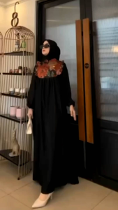 Gamis Armani Polos Kombinasi: Pilihan Terbaik untuk Wanita