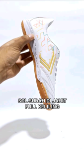 Sepatu Futsal Valden Graffis Putih Gold Sol Sudah Di Jahit Full Keliling
