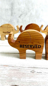 ช้างไม้สัก ช้างไม้ ป้ายตั้งโต๊ะรูปช้าง ตุ๊กตาช้างไทย  งานฝีมือคนไทย  สลักชื่อ/เลเซอร์ ตามสั่งได้นะคะ