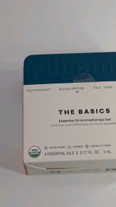 CLIGANIC Set hộp thiếc THE BASICS 4 hương tinh dầu hữu cơ nhỏ gọn tiện dụng sảng khoái tinh thần làm sạch không khí Eucalyptus Peppermint Orange Tea Tree Essential Oil Gift Set natural from USA